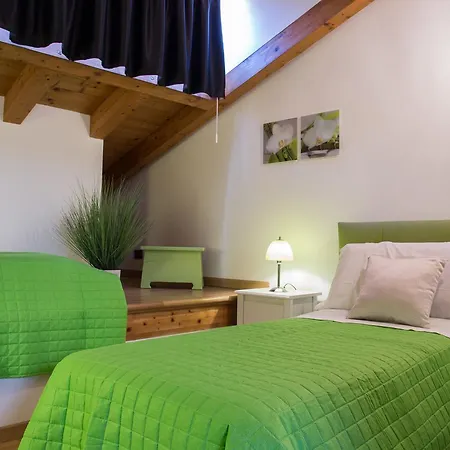 Stella Marina 5 公寓 *